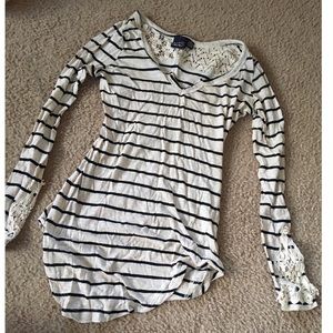 Long sleeve knit top